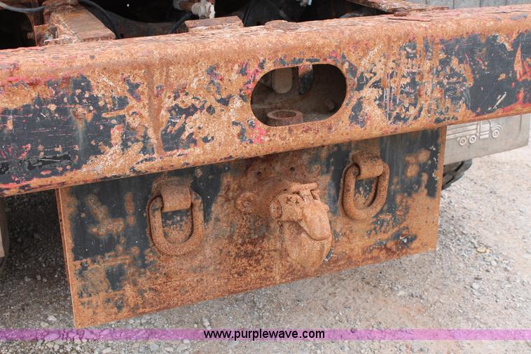 image for item K8956 2000 Sterling L9500 applicator spreader truck