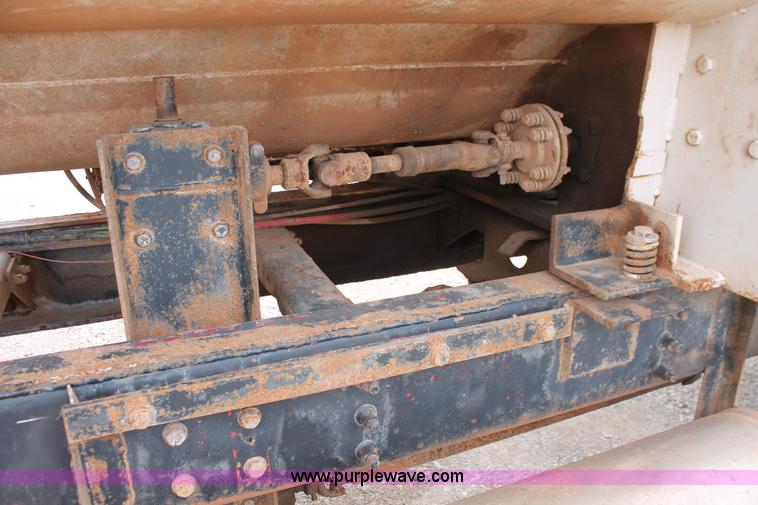 image for item K8956 2000 Sterling L9500 applicator spreader truck