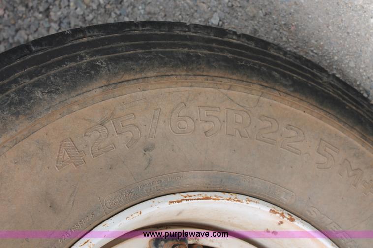 image for item K8956 2000 Sterling L9500 applicator spreader truck