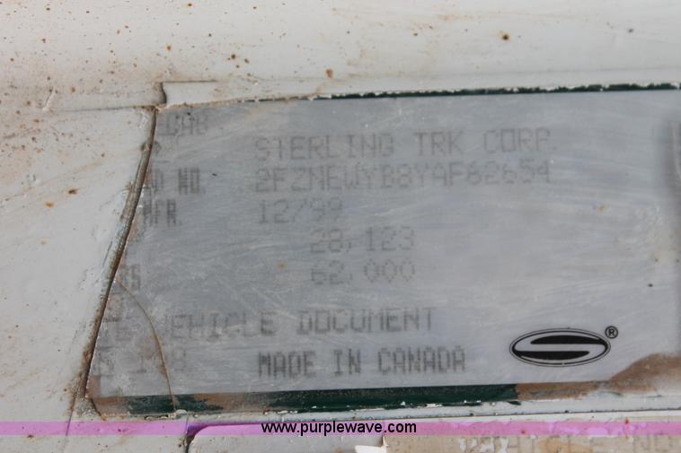 image for item K8956 2000 Sterling L9500 applicator spreader truck