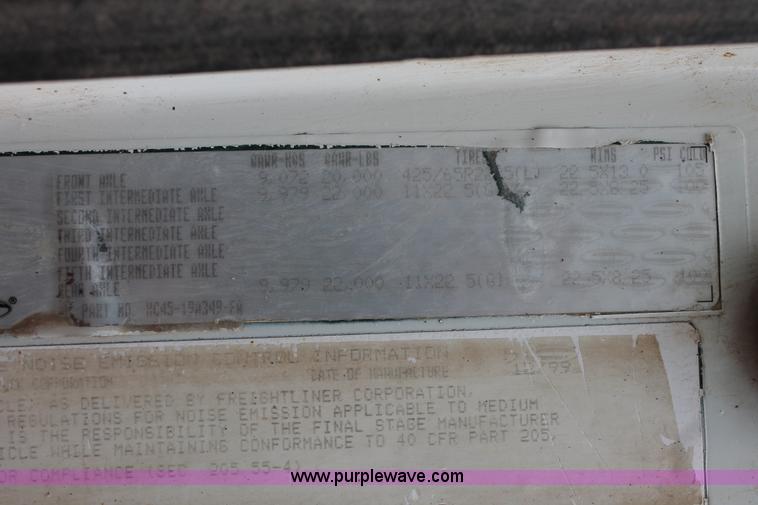 image for item K8956 2000 Sterling L9500 applicator spreader truck