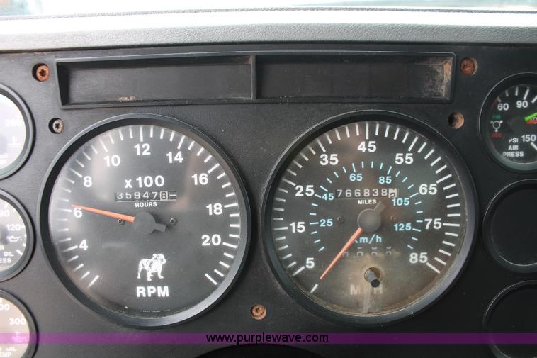 image for item K8957 2000 Mack CH613 dump truck