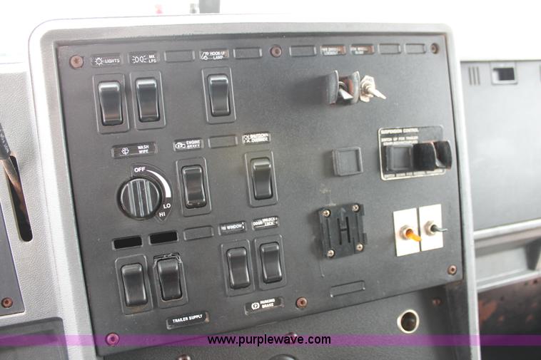 image for item K8957 2000 Mack CH613 dump truck