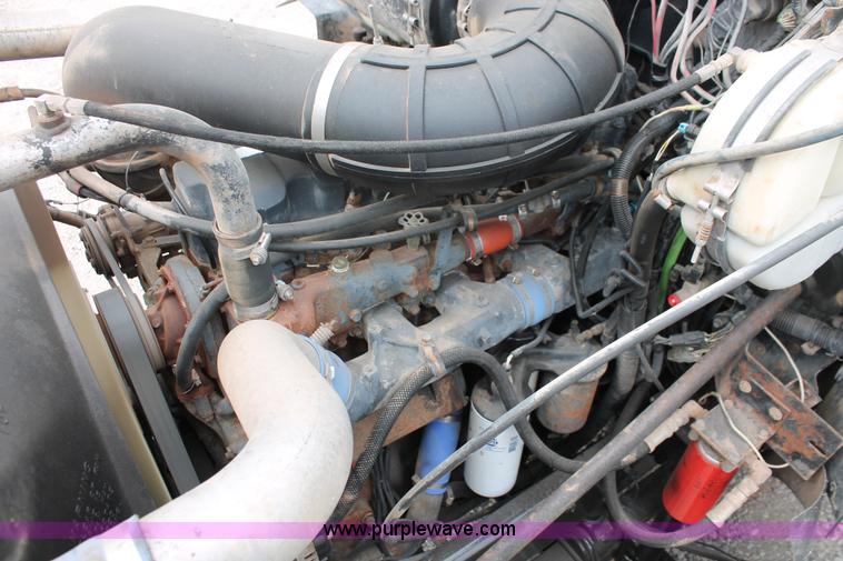 image for item K8957 2000 Mack CH613 dump truck