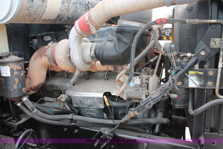 image for item K8957 2000 Mack CH613 dump truck