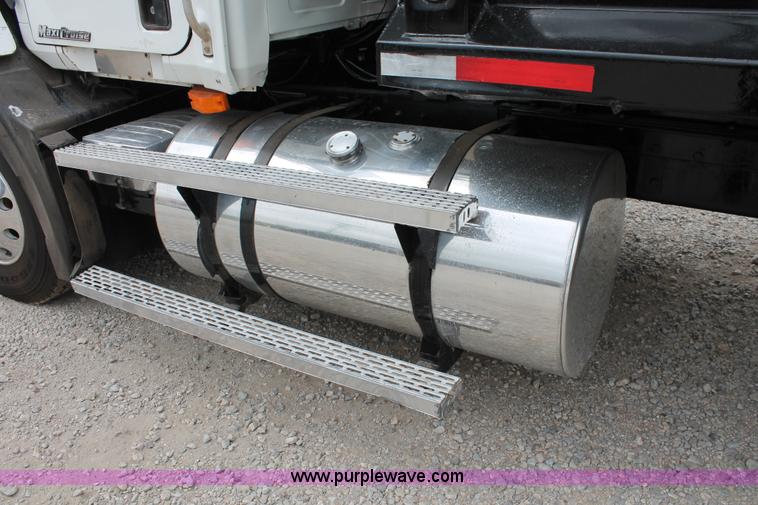 image for item K8957 2000 Mack CH613 dump truck