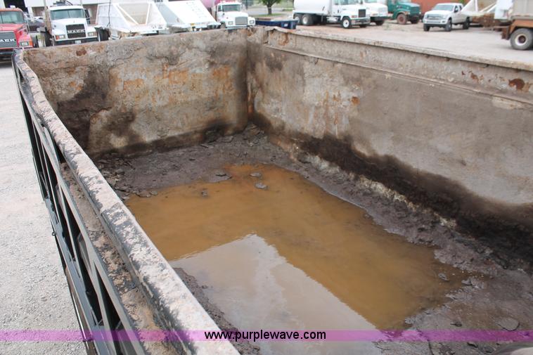 image for item K8957 2000 Mack CH613 dump truck