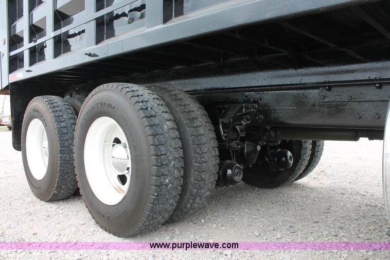 image for item K8957 2000 Mack CH613 dump truck