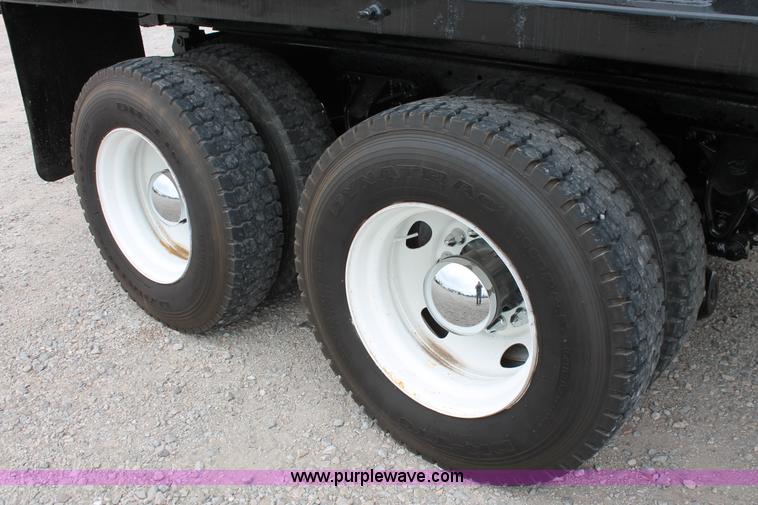 image for item K8957 2000 Mack CH613 dump truck