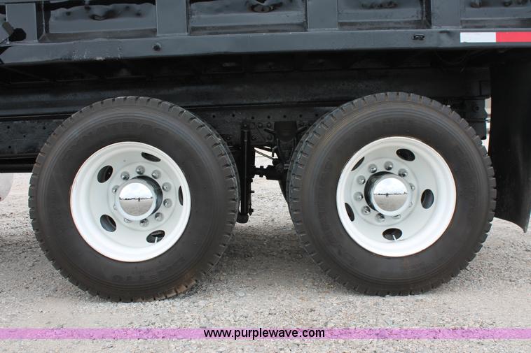 image for item K8957 2000 Mack CH613 dump truck