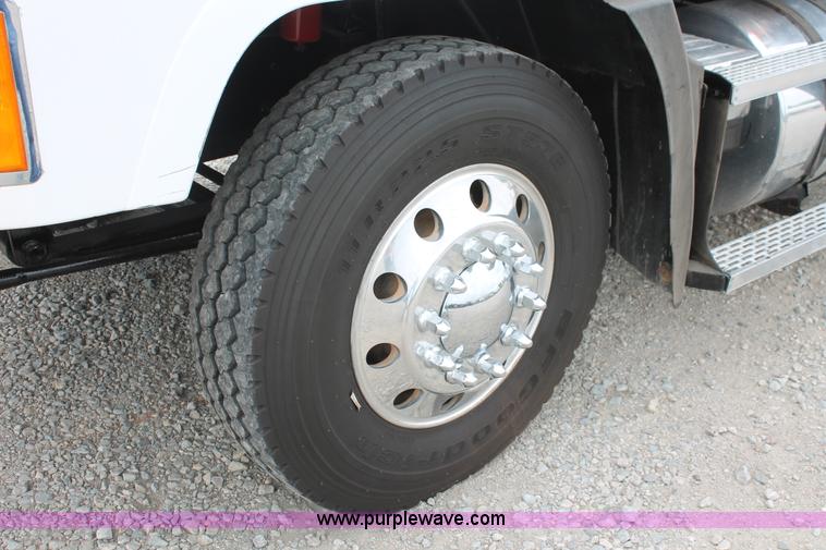 image for item K8957 2000 Mack CH613 dump truck