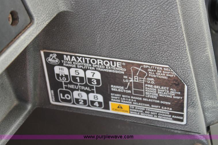 image for item K8958 1995 Mack CH613 vacuum truck