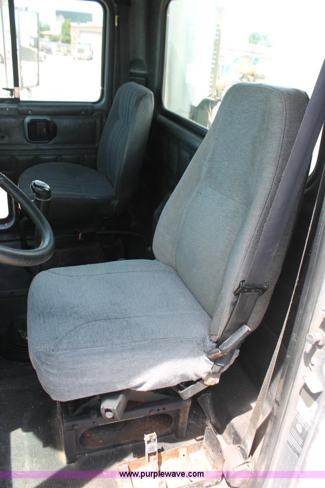 image for item K8958 1995 Mack CH613 vacuum truck