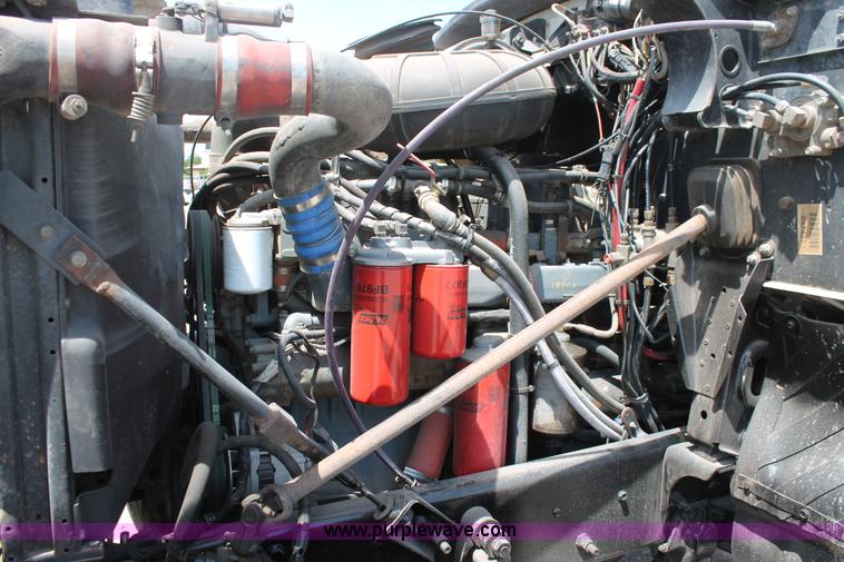 image for item K8958 1995 Mack CH613 vacuum truck