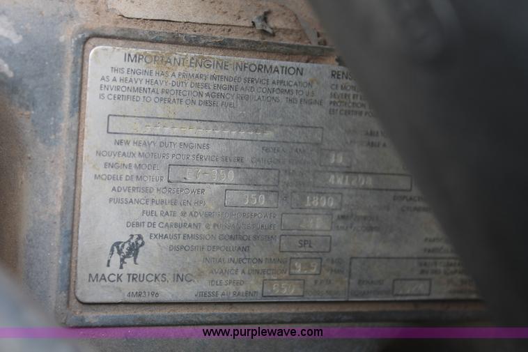 image for item K8958 1995 Mack CH613 vacuum truck