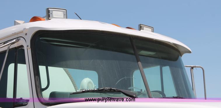 image for item K8958 1995 Mack CH613 vacuum truck