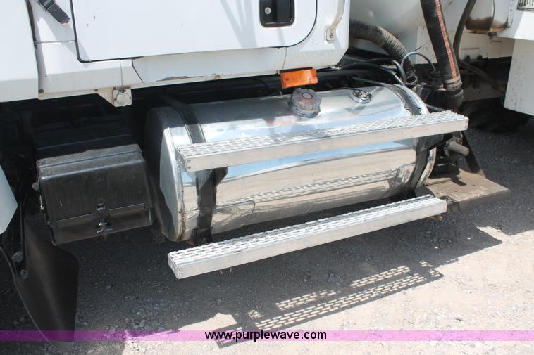 image for item K8958 1995 Mack CH613 vacuum truck