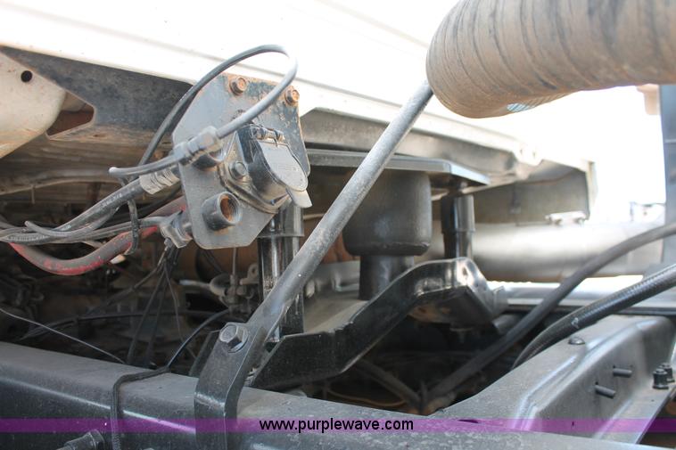 image for item K8958 1995 Mack CH613 vacuum truck