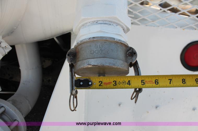 image for item K8958 1995 Mack CH613 vacuum truck