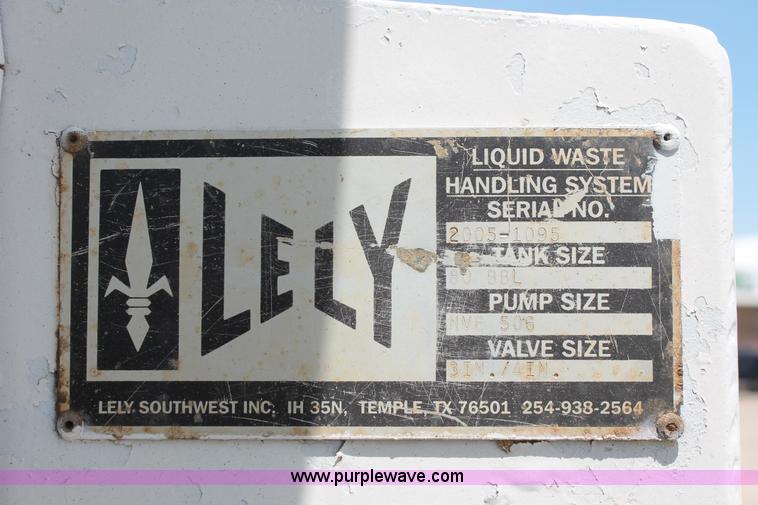 image for item K8958 1995 Mack CH613 vacuum truck