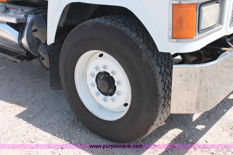image for item K8958 1995 Mack CH613 vacuum truck