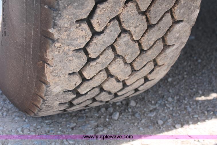 image for item K8958 1995 Mack CH613 vacuum truck