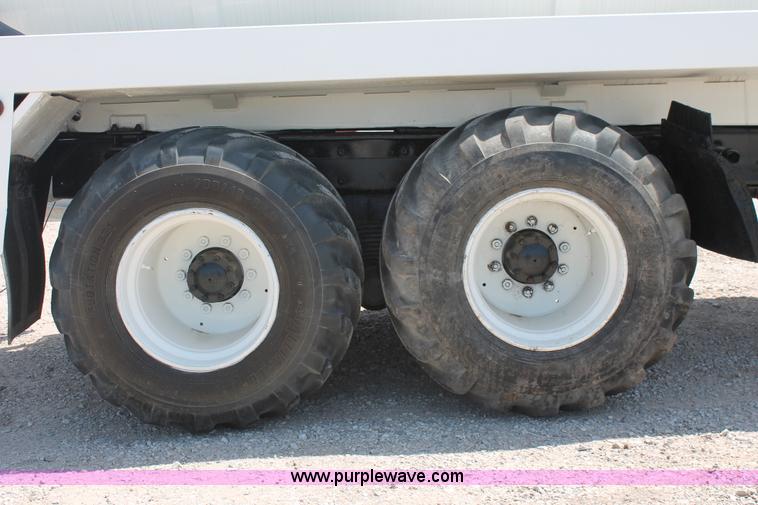 image for item K8958 1995 Mack CH613 vacuum truck