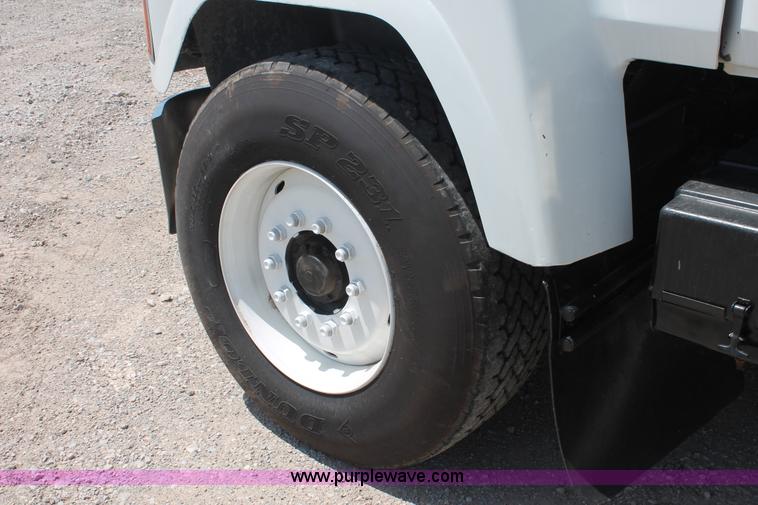 image for item K8958 1995 Mack CH613 vacuum truck