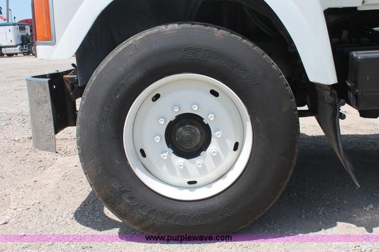 image for item K8958 1995 Mack CH613 vacuum truck