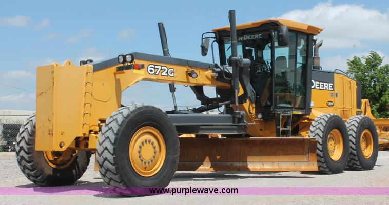 image for item K8959 2010 John Deere 672G motor grader