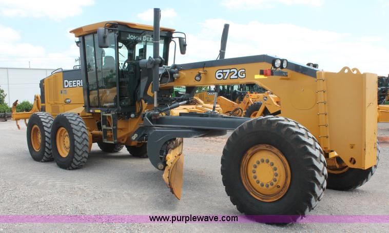 image for item K8959 2010 John Deere 672G motor grader