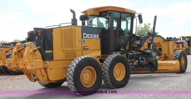 image for item K8959 2010 John Deere 672G motor grader