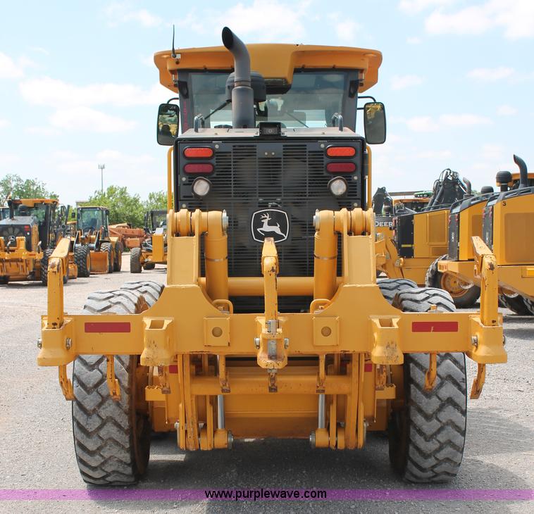 image for item K8959 2010 John Deere 672G motor grader