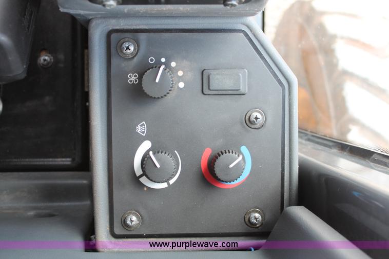 image for item K8959 2010 John Deere 672G motor grader