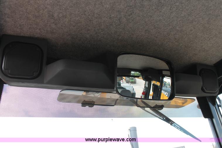 image for item K8959 2010 John Deere 672G motor grader