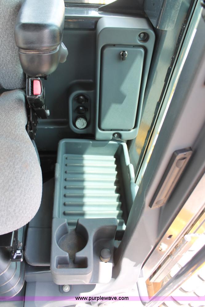 image for item K8959 2010 John Deere 672G motor grader