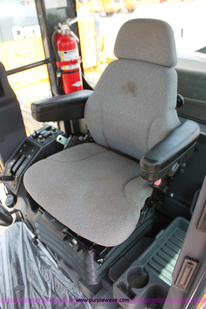 image for item K8959 2010 John Deere 672G motor grader