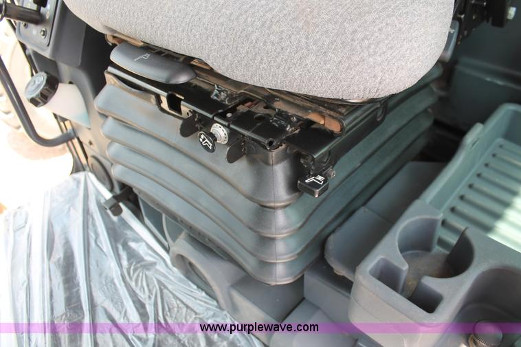 image for item K8959 2010 John Deere 672G motor grader