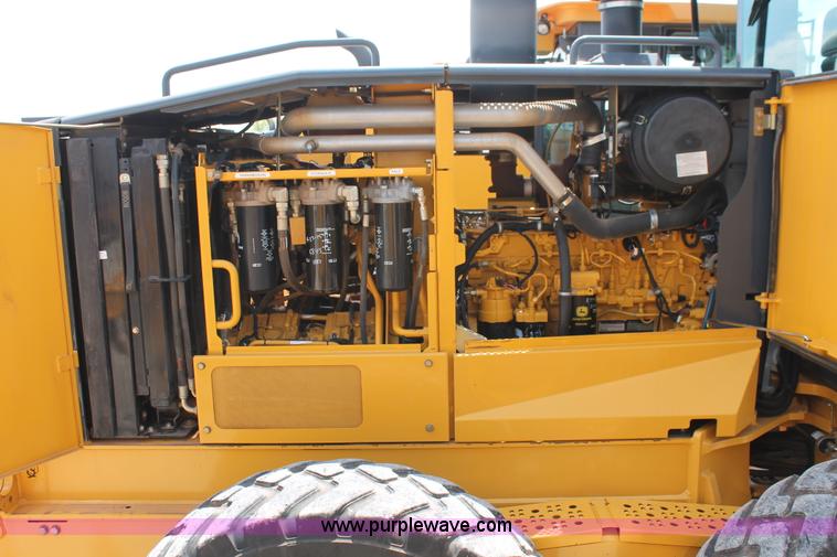 image for item K8959 2010 John Deere 672G motor grader