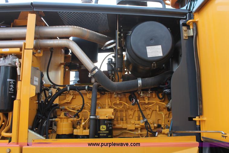 image for item K8959 2010 John Deere 672G motor grader