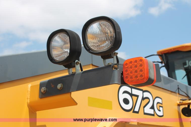 image for item K8959 2010 John Deere 672G motor grader