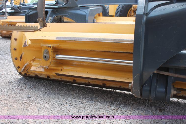 image for item K8959 2010 John Deere 672G motor grader