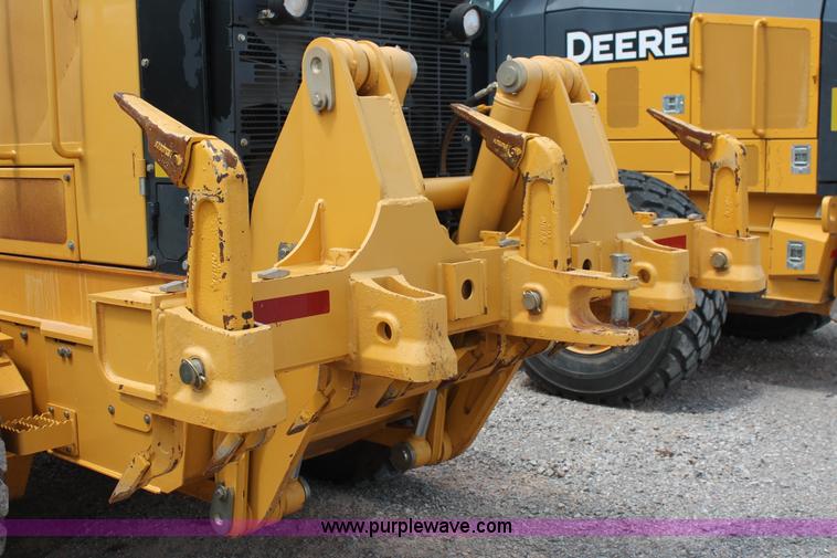 image for item K8959 2010 John Deere 672G motor grader