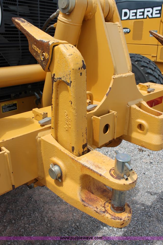 image for item K8959 2010 John Deere 672G motor grader