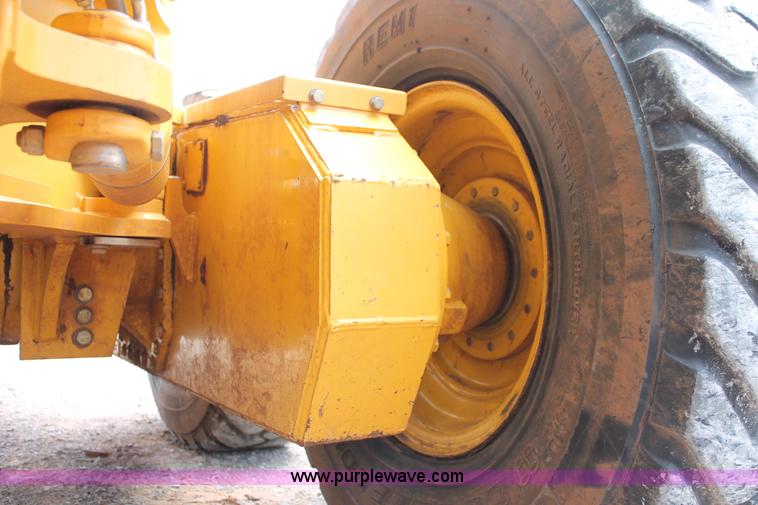 image for item K8959 2010 John Deere 672G motor grader