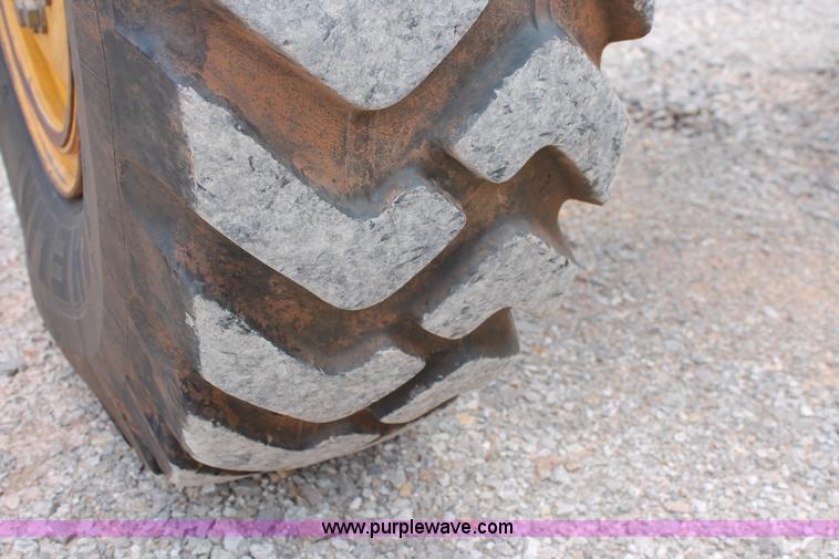 image for item K8959 2010 John Deere 672G motor grader