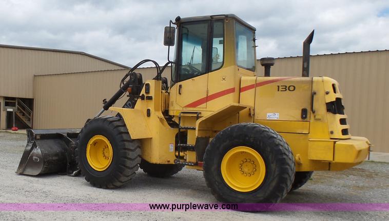 image for item L2000 New Holland 130TC wheel loader