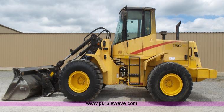 image for item L2000 New Holland 130TC wheel loader