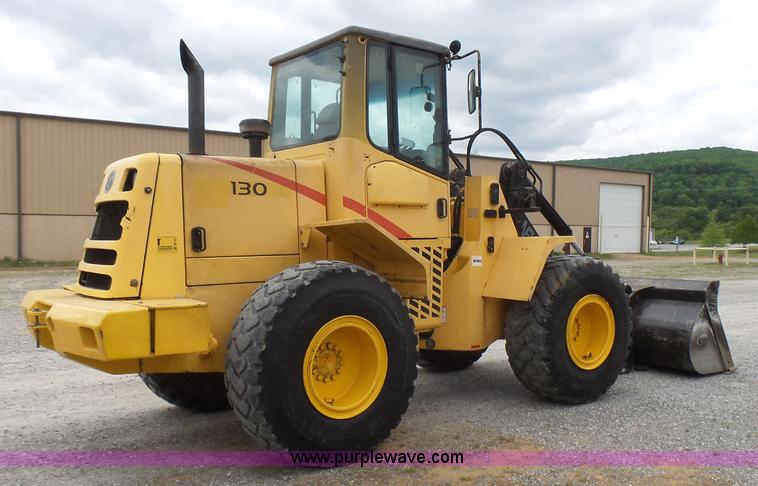 image for item L2000 New Holland 130TC wheel loader