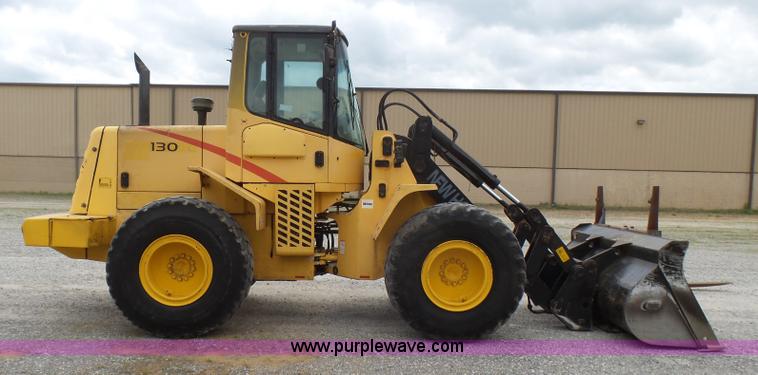 image for item L2000 New Holland 130TC wheel loader